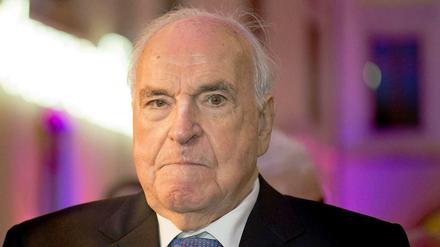 Seit mehreren Jahren ist Altkanzler Helmut Kohl immer wieder in medizinischer Behandlung. Nun liegt er offfenbar auf der Intensivstation.