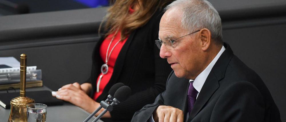 Der neugewählte Bundestagspräsident Wolfgang Schäuble während der konstituierenden Sitzung des 19. Deutschen Bundestages.