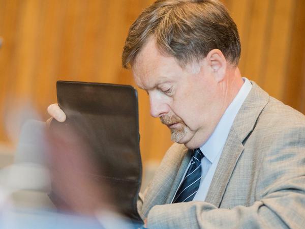 Der NRW-Landeswahlausschuss unter Landeswahlleiter Wolfgang Schellen hat die AfD-Landesliste zur Bundestagswahl zugelassen.