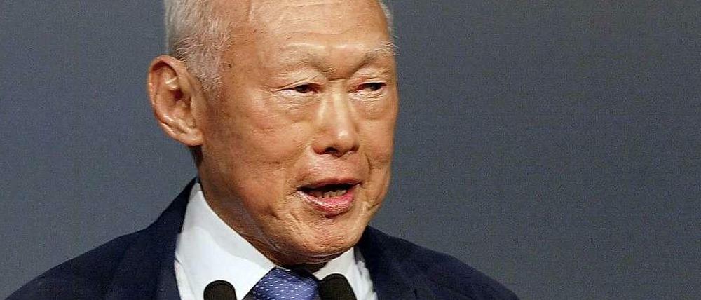 Lee Kuan Yew.