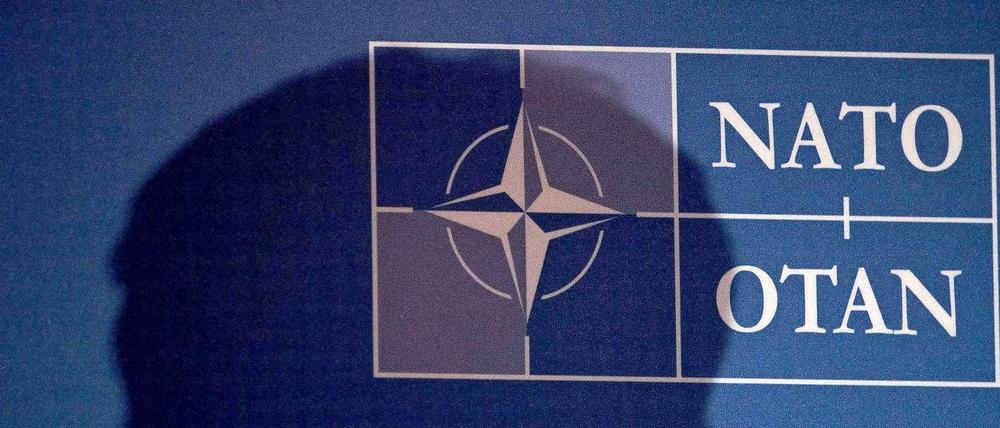 Die EU-Armee ist Zukunftsmusik - Deutschland und Europa bleiben angewiesen auf die Nato.