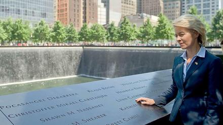 Ursula von der Leyen gedenkt am Ground Zero der Opfer des Anschlags vom 11. September.