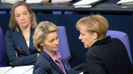 Kristina Schröder, Ursula von der Leyen und Angela Merkel.