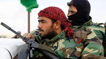 Die Rebellen in Libyen hoffen darauf, dass der Rückhalt für Machthaber Gaddafi weiter schwindet.