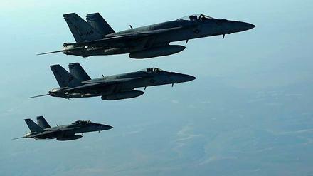 US-Militärmaschinen flogen Luftangriffe auf Syrien. 