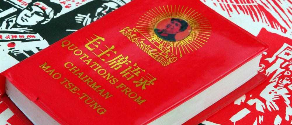 Was ist klein, rot und von Mao? "Die Worte des Vorsitzenden Mao Tse-Tung" hatten für viele Menschen den Status einer Bibel - die Auflage kam der Bibel nahe. 