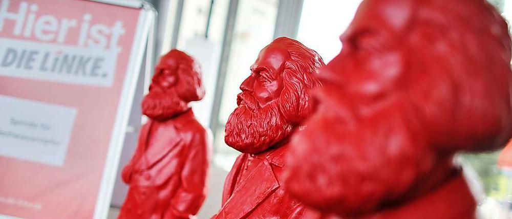 Marx in Mode. Figuren des Künstlers Ottmar Hörl auf dem Linken-Bundesparteitag am vergangenen Wochenende in Dresden.