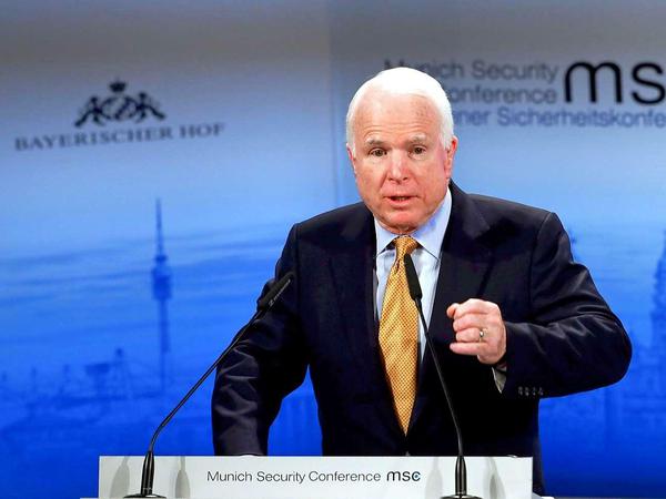 Sieht Waffen für die Ukraine als Druckmittel für diplomatische Bemühungen: US-Senator John McCain