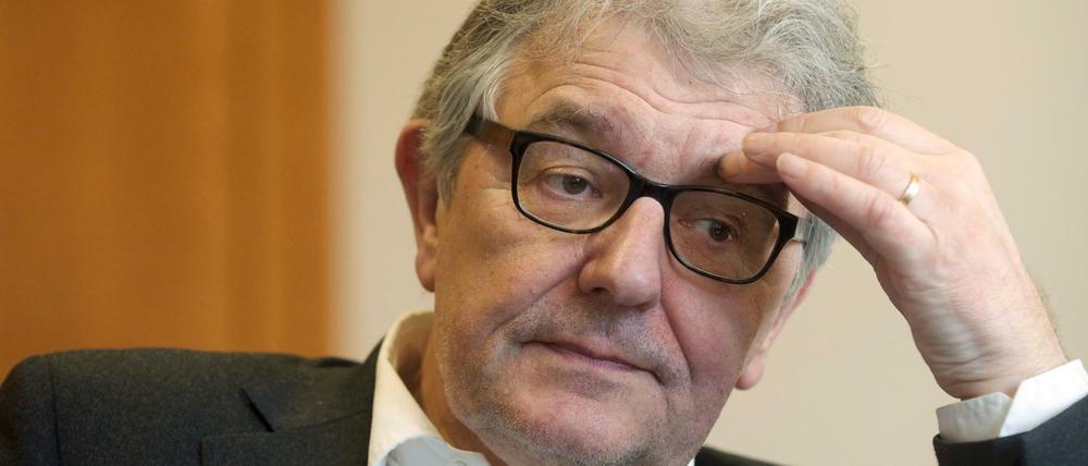 Der Menschenrechtsbeauftragte der Bundesregierung, Christoph Strässer tritt Ende Februar von diesem Amt zurück. Der 66-Jährige SPD-Politiker will sich künftig auf seine Arbeit als Bundestagsabgeordneter konzentrieren.  