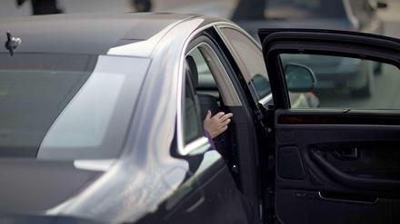 Angela Merkel erhält am Dienstag den Bericht der Nationalen Plattform Elektromobilität (NPE) und die Bilanz des Autojahres.