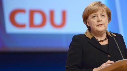 Angela Merkel regiert in der dritten Legislaturperiode, und die Deutschen halten zu ihr.