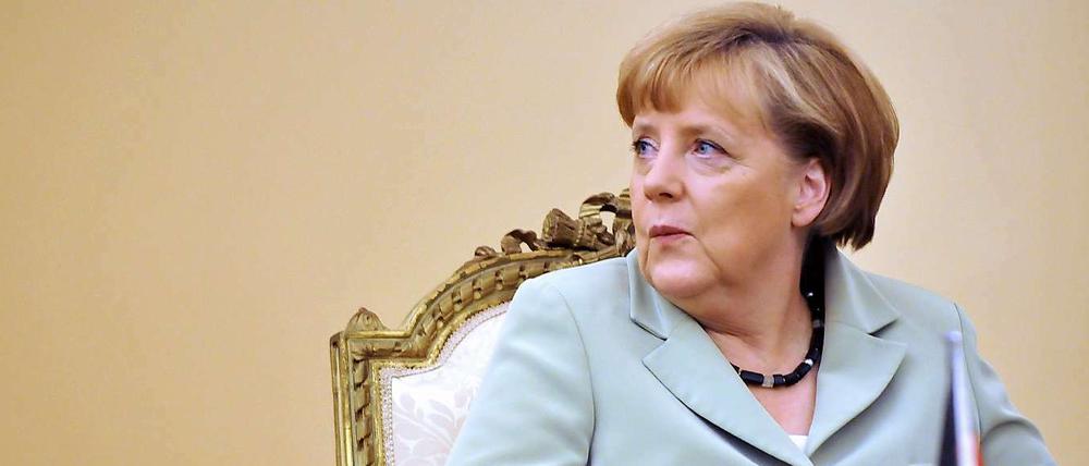 Das deutsch-griechische Verhältnis ist schwierig geworden. In Athen bemüht sich die Kanzlerin um Glättung der Wogen. 