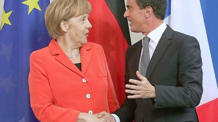 Frankreichs Premier Manuel Valls traf Kanzlerin Angela Merkel am Montag bei seinem Antrittsbesuch in Berlin.