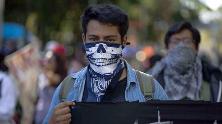 Sichtbarer Unmut: In Mexiko demonstrieren wegen der verschwundenen Studenten immer mehr Menschen.