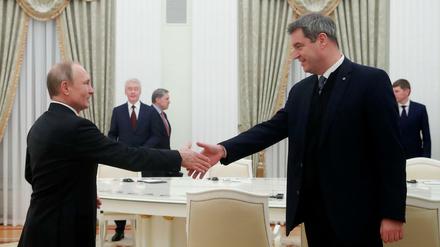 Der russische Präsident Wladimir Putin (links) empfing den bayerischen Ministerpräsidenten Markus Söder (CSU). 