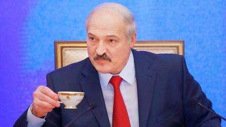 Hoch das Tässchen! An diesem Sonntag wird Aleksandr Lukaschenko ein weiteres Mal zum Präsidenten von Weißrussland gewählt.