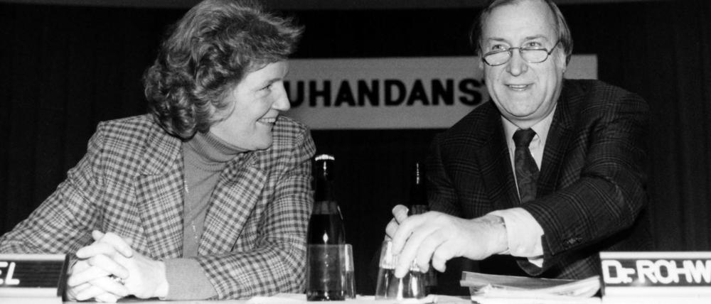 Der damalige Treuhand-Chef Detlev Karsten Rohwedder und Treuhand-Vorstandsmitglied Birgit Breuel 1991 bei einer Pressekonferenz.