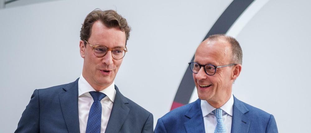 Gerade ziemlich beste Freunde: Wahlsieger Hendrik Wüst, Ministerpräsident von Nordrhein-Westfalen, und der CDU-Bundesvorsitzende Friedrich Merz.
