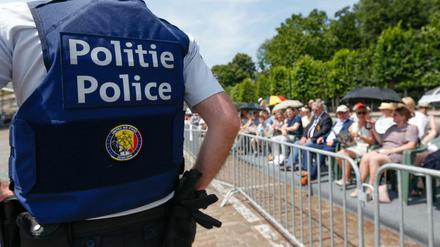 Ein Polizist in Brüssel am Nationalfeiertag am 21. Juli 