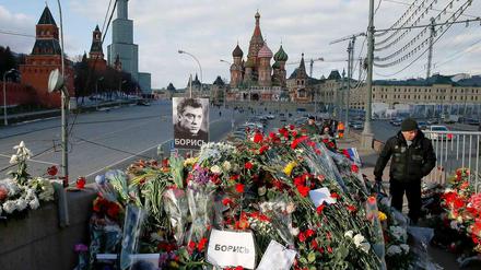 Trauer um den ermordeten Oppositionellen Boris Nemzov.