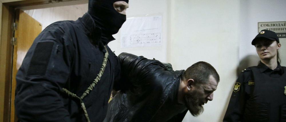 Im Mordfall Boris Nemzow wurden fünf Verdächtige festgenommen - einer soll bereits gestanden haben.