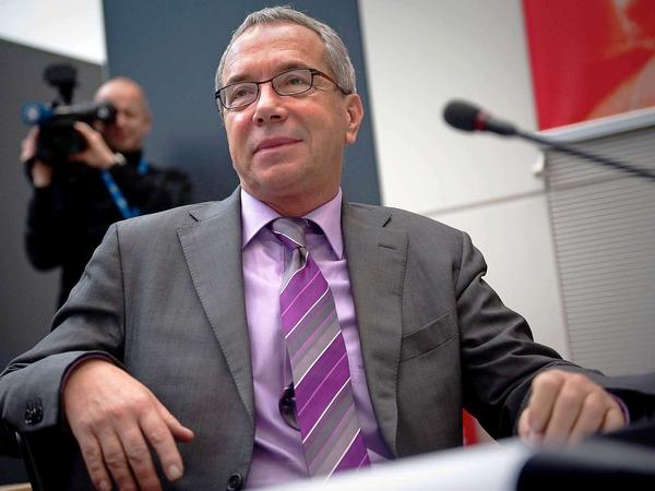 Der Linken-Rechtsexperte Wolfgang Neskovic nannte es „beschämend, wie sehr sich SPD und CDU der Pflicht zur zügigen Aufklärung entziehen“.