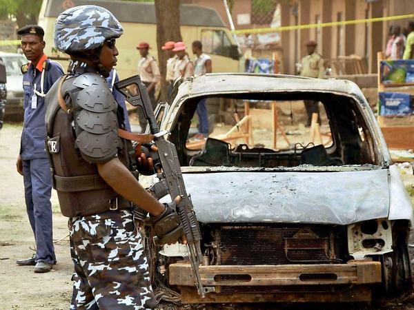 Bei einem Terroranschlag in der Stadt Jos in Nigeria sind etwa 120 Menschen getötet worden.