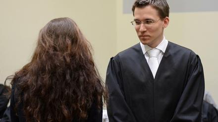 Beate Zschäpe und Anwalt Mathias Grasel beim NSU-Prozess in München.