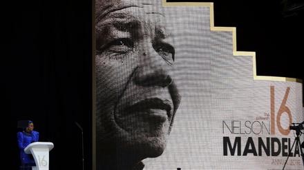 In vielen Ländern Afrikas wird Mandelas Geburtstag gefeiert. Hier die Feierlichkeiten in Südafrika.