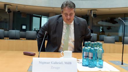 Der SPD-Parteivorsitzende musste sich beim Edathy-Untersuchungsausschusses des Bundestags verantworten. 