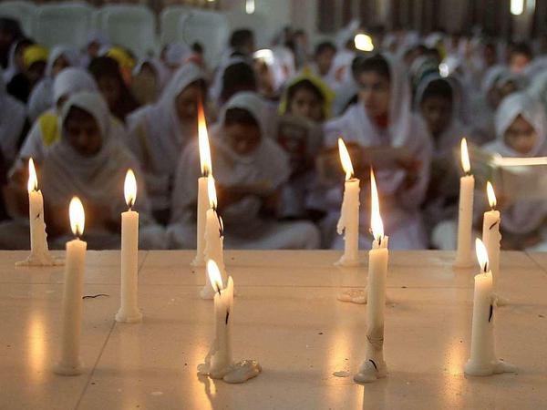 Ein Land trauert. In ganz Pakistan gedachten die Menschen den Opfern des Massakers.