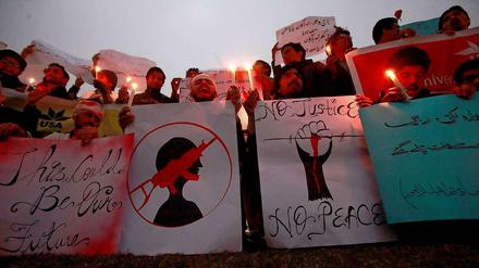 Proteste nach dem Schulmassaker in Pakistan.
