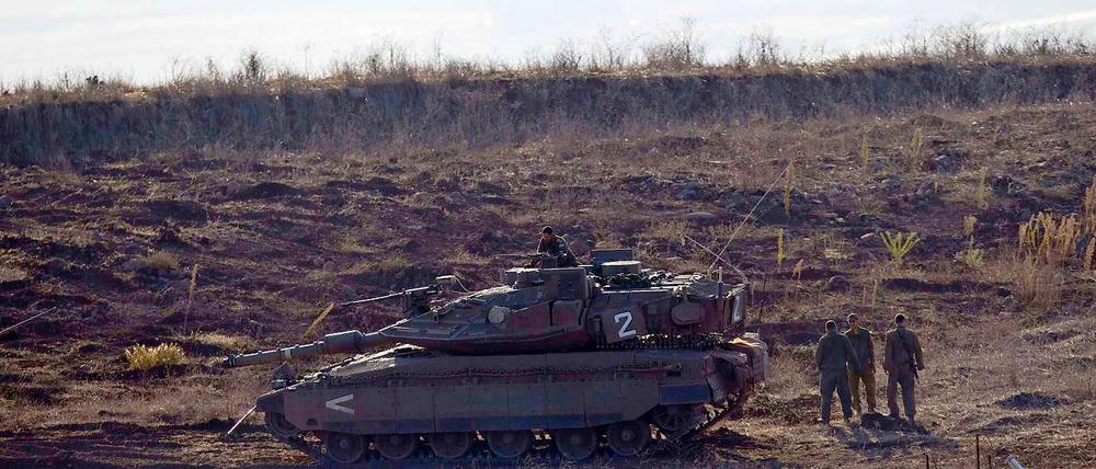 Ein Panzer der israelischen Armee auf den Golan-Höhen