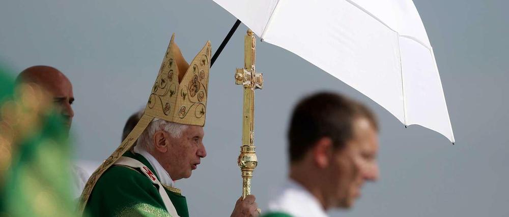 Wohin hat Papst Benedikt die Katholische Kirche geführt?