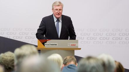 Der Vorsitzende der CDU in Niedersachsen, Bernd Althusmann, spricht am Montag bei einem Parteitag der CDU Niedersachsen. 