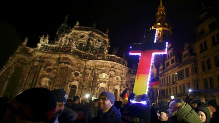 Die Pegida-Demos in Dresden haben wieder stärkeren Zulauf. (Archivbild)