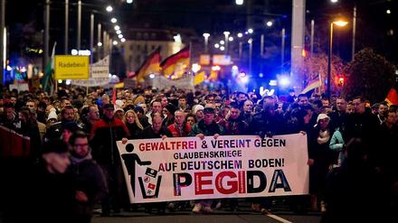 Teilnehmer einer "Pegida"-Kundgebung in Dresden