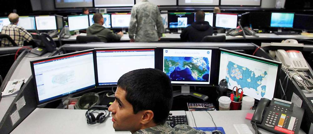Der Feind kommt aus dem Datenkabel. Die USA haben einen schweren Hacker-Angriff erlitten und eine neue Strategie gegen Bedrohungen aus dem weltweiten Netz beschlossen. 
