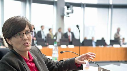 Vor dem Petitionsausschuss: Inge Hannemann, die Hartz-IV-Rebellin aus Hamburg.