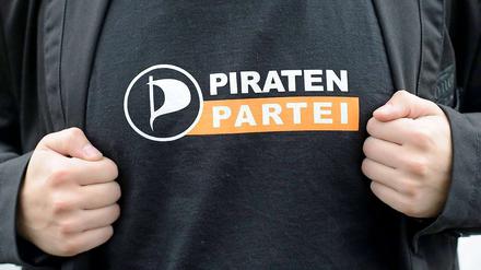 Mit 13 Prozent liegen die Piraten bundesweit erstmals vor den Grünen. 