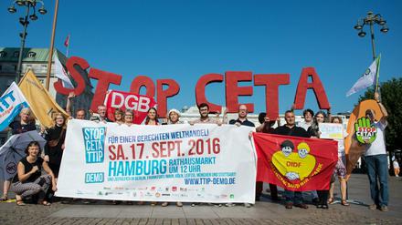 Aktion im Vorfeld der Demonstration gegen Ceta und TTIP am Samstag.