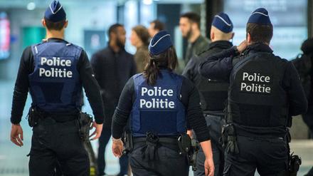 Polizisten patrouillieren in Brüssel. (Archivbild)
