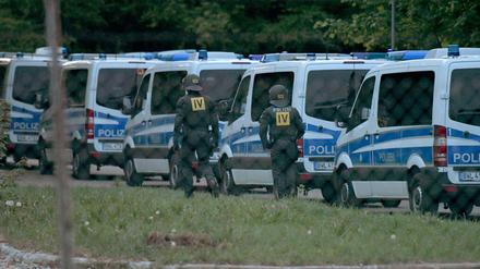 DEr Großeinsatz der Polizei in der Flüchtlingsunterkunft in Ellwangen hat Diskussionen um die geplanten Ankerzentren befeuert. 