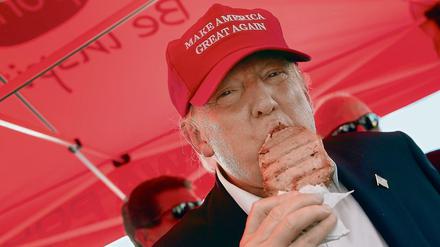 Donald Trump lässt es sich schmecken - für den Wahlkampf. 