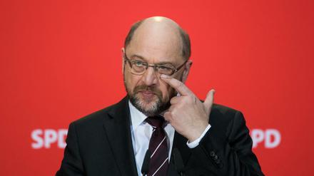 Der SPD-Vorsitzende Martin Schulz äußert sich am Montag bei einer Pressekonferenz nach den Sitzungen von Präsidium und Parteivorstand der SPD. 