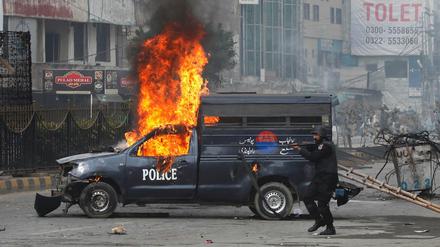 Polizei im Einsatz gegen Protest in Islamabad: Es geht um Gotteslästerung durch einen Minister. 