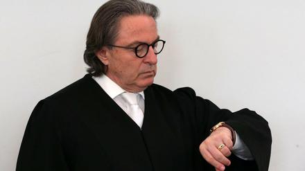 Der Anwalt Peter-Michael Diestel ist Verteidiger im Neubrandenburger Auschwitz-Prozess. 