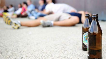 Trinken bis zum Umfallen. 17,4 Prozent der Jugendlichen praktizieren das mindestens einmal im Monat.