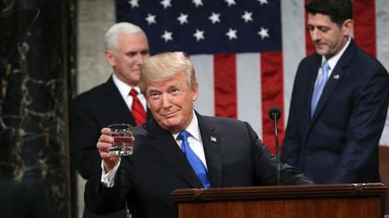 Donald Trump zeichnet ein Idealbild von den USA: Hoch die Gläser! 