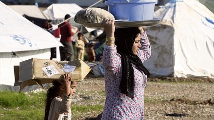 Wer flihen kann, flieht: Jesiden in einem Flüchtlingscamp im Irak.